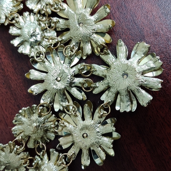 60s Inspired Boho Daisy Necklace. EUC - Picture 4 of 8